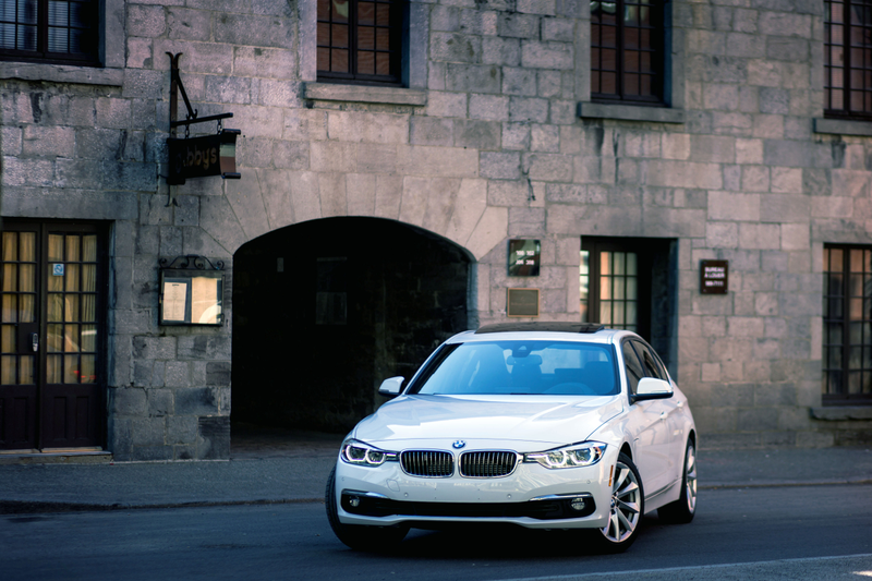 Illustration for article titled 2017 BMW 330e Plug-In Hybrid: The Jalopnik Review